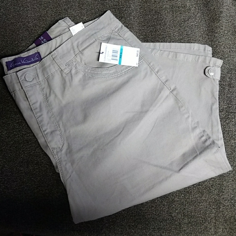 Gloria Vanderbilt Bermuda Shorts